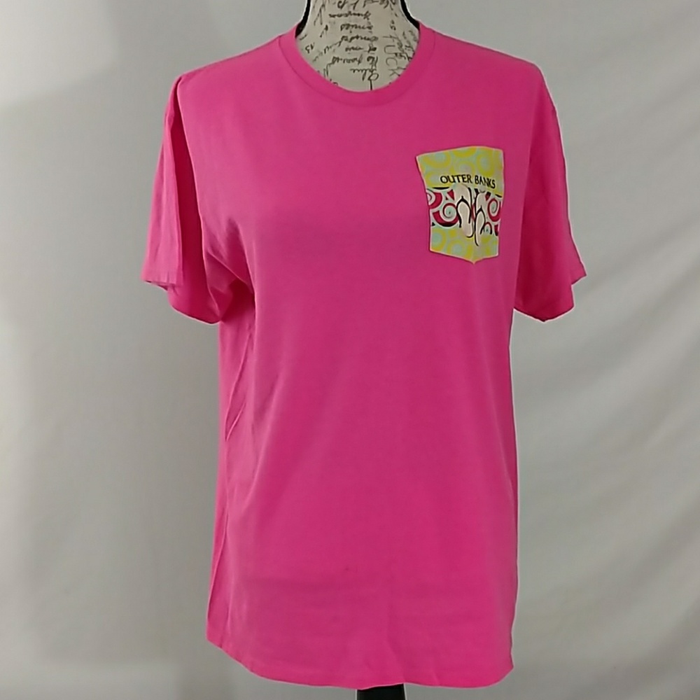 Women's Outer Banks t-shirt medium  pocket onfront